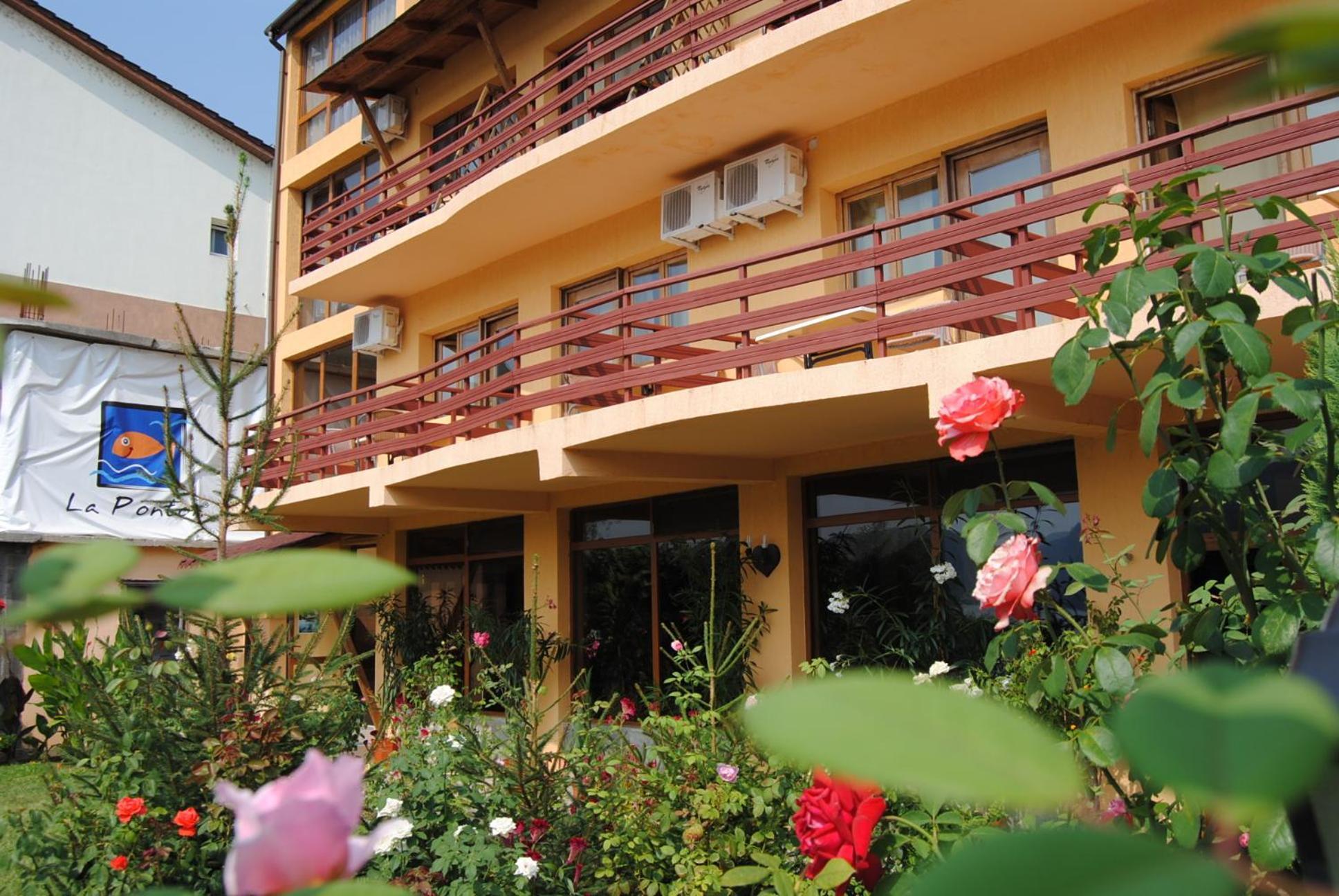 Pension La Ponton Eselnita Exterior photo