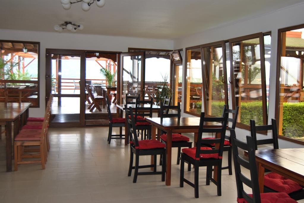 Pension La Ponton Eselnita Exterior photo